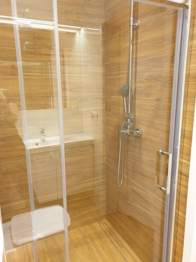 Maly Apartament W Zieleni Blisko Jeziora Sroda Wielkopolska Bagian luar foto