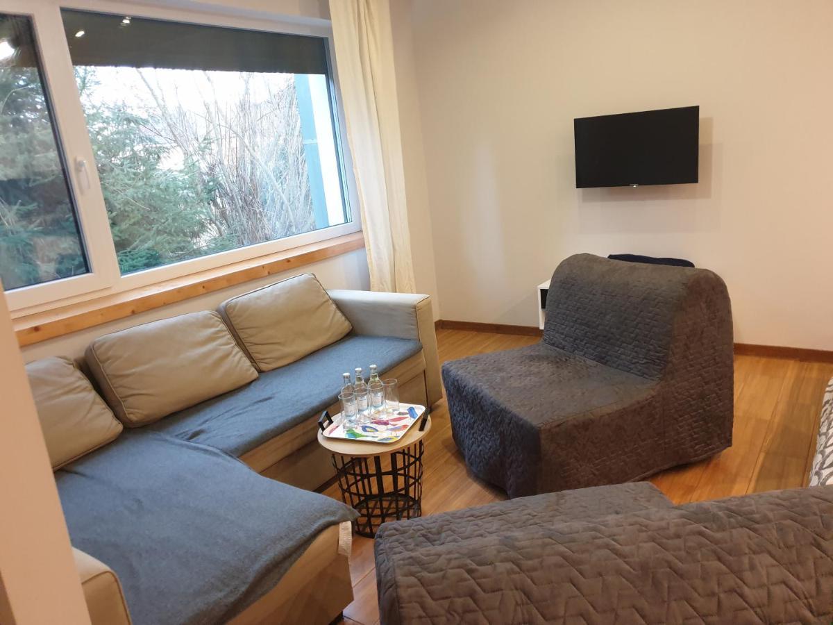 Maly Apartament W Zieleni Blisko Jeziora Sroda Wielkopolska Bagian luar foto