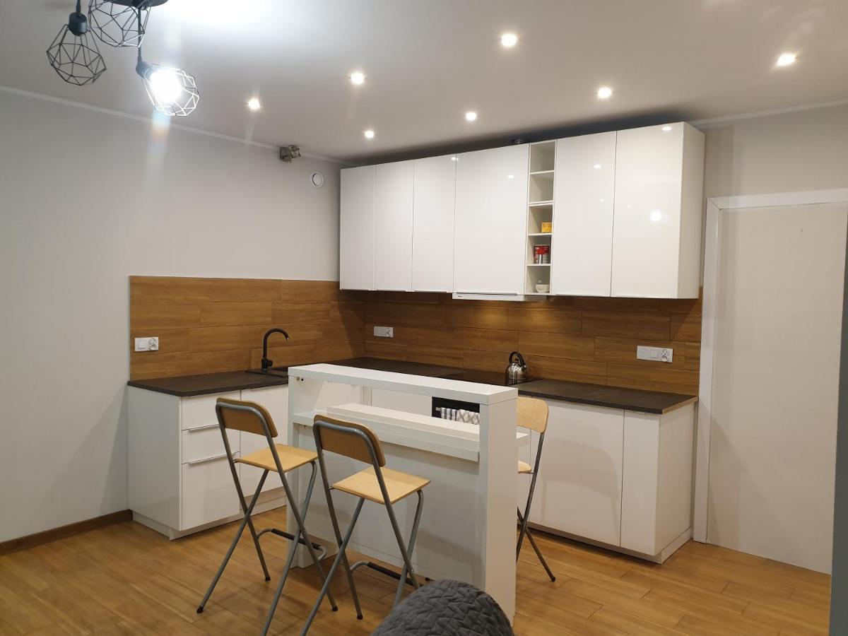 Maly Apartament W Zieleni Blisko Jeziora Sroda Wielkopolska Bagian luar foto