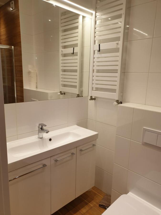 Maly Apartament W Zieleni Blisko Jeziora Sroda Wielkopolska Bagian luar foto